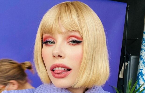 Плакидюк з "Супер топ-модель по-українськи" з відкритим декольте прогулялася по Києву: "Краса, та й годі"